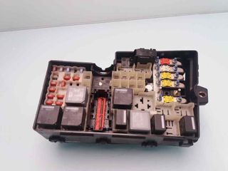 CAJA RELES / FUSIBLES FORD FOCUS BERLINA (CAP) (4)