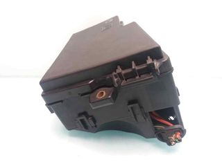 CAJA RELES / FUSIBLES FORD FOCUS BERLINA (CAP) (4)