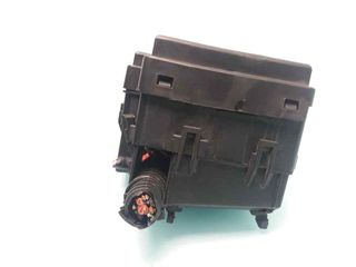 CAJA RELES / FUSIBLES FORD FOCUS BERLINA (CAP) (4)