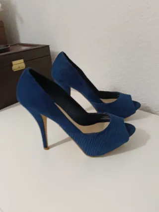 Zapatos de tacón azul