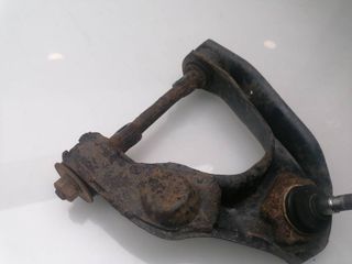 BRAZO SUSPENSION SUPERIOR DELANTERO DERECHO NISSAN TERRANO/T