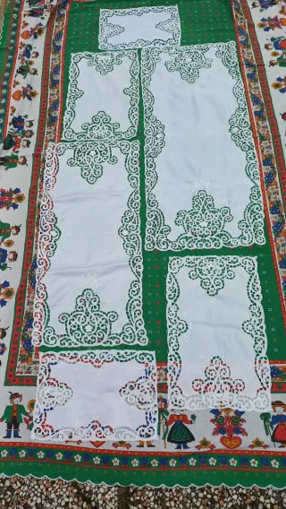 6 centrini vintage ricamati