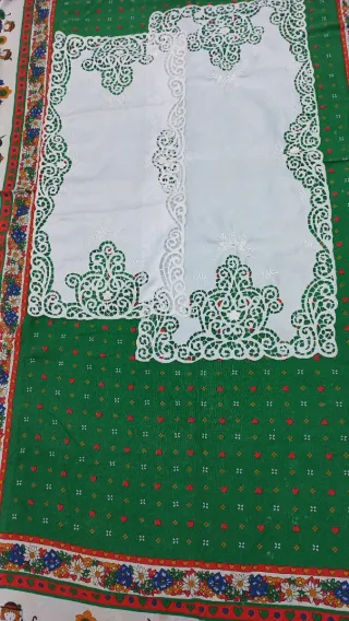 6 centrini vintage ricamati