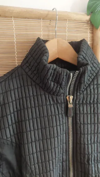 Chaqueta motera acolchada negra