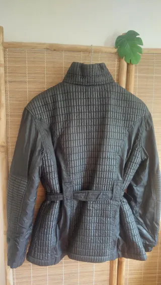 Chaqueta motera acolchada negra