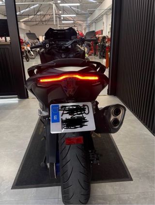 Yamaha Tmax 560