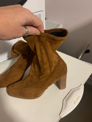 Stivaletti camoscio marrone tacco