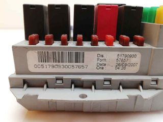 CAJA RELES / FUSIBLES FIAT BRAVO (182)