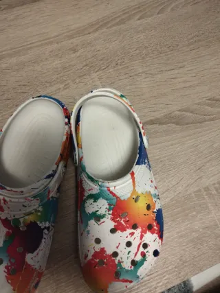 Zuecos tipo crocs multicolor Talla 37