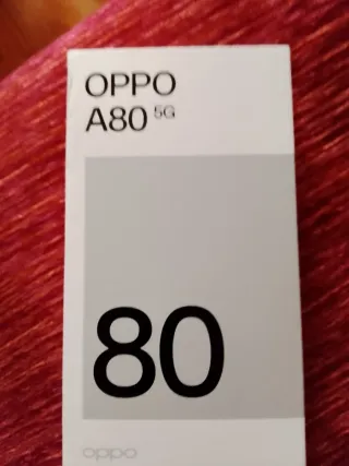 Móvil OPPO Negro en mano en Palencia capital