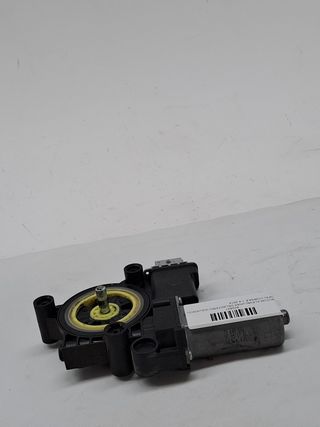 MOTOR ELEVALUNAS DELANTERO IZQUIERDO OPEL CORSA E