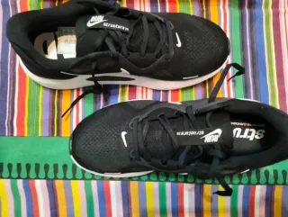 Zapatillas Nike Structure 26 Negras