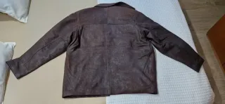 Chaqueta de cuero marrón clásica