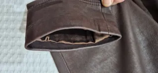 Chaqueta de cuero marrón clásica