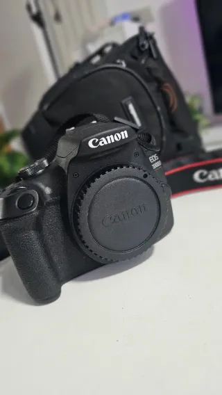 Canon 2000d + Funda Negra