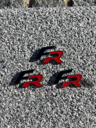 3 Insignias Seat FR Maletero Aletas Nuevas