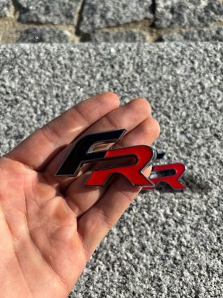 3 Insignias Seat FR Maletero Aletas Nuevas