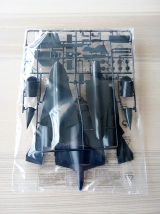 SR-71 BLACKBIRD WITH DRONE MAQUETA ITALERI 1/72
