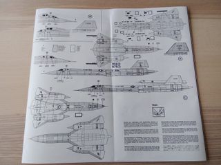 SR-71 BLACKBIRD WITH DRONE MAQUETA ITALERI 1/72