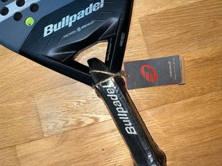 Pala de pádel Bullpadel