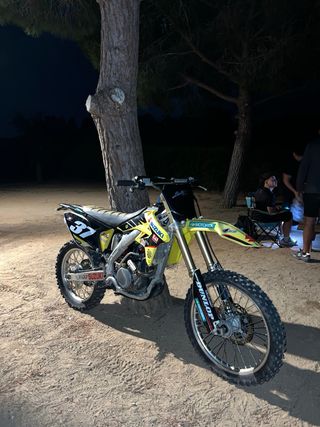 Suzuki RMZ 250cc Motocross