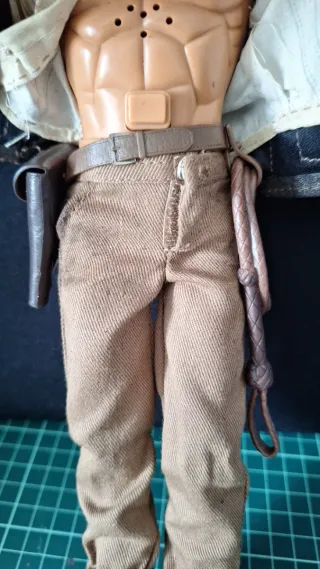 Figura Indiana Jones interactiva que habla de Acci