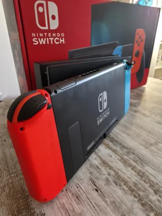 Nintendo Switch completa + un Joy-Con azul
