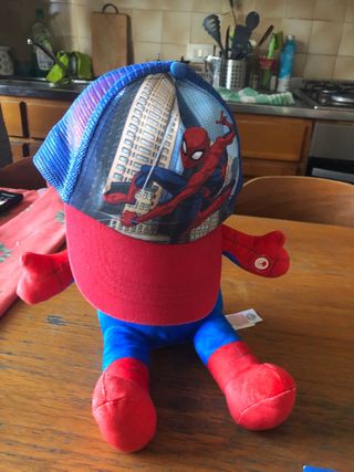 Set spider man .peluche parlante cappello e