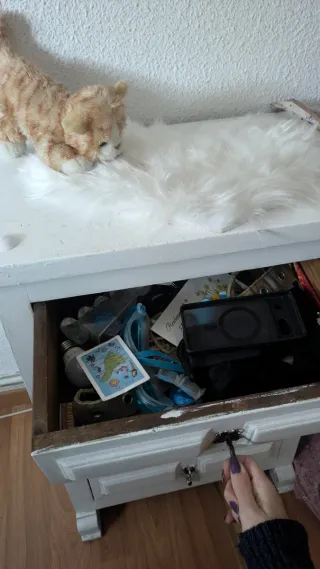 Mesita de noche / Cajonera de madera