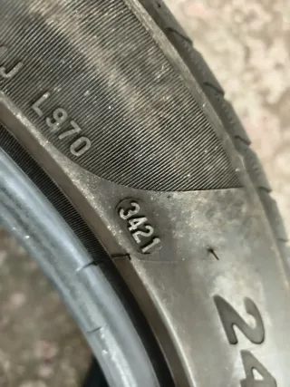 Neumático 245/45/18 Pirelli muy buen estado 20€