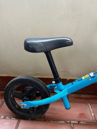 Bicicleta sin pedales B-Twin azul