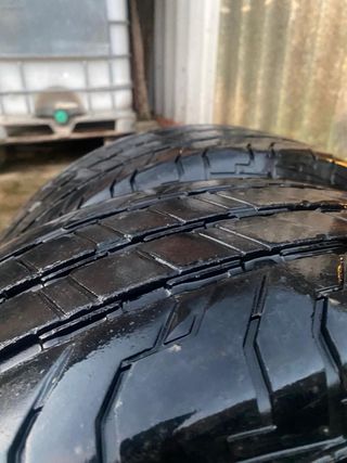 4 Ruedas 215/65 R16C Continental 100€ 4