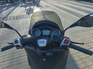 Piaggio MP3 300hpe Maxi Scooter