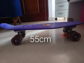 Monopatín morado