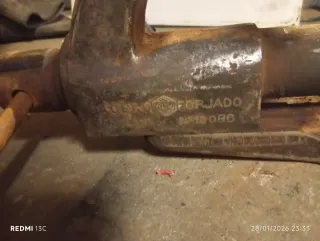 Tornillo de banco ACERORIO FORJADO N° 15086".