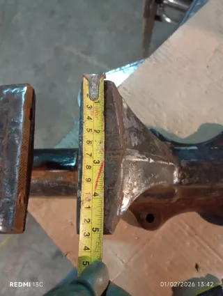 Tornillo de banco ACERORIO FORJADO N° 15086".