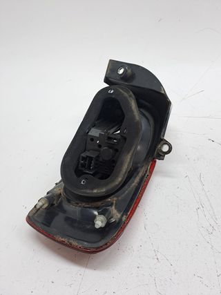 PILOTO TRASERO IZQUIERDO FIAT CROMA (194)