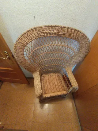 Silla de mimbre estilo peacock