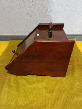 ANTIGUA CARBONERA MADERA