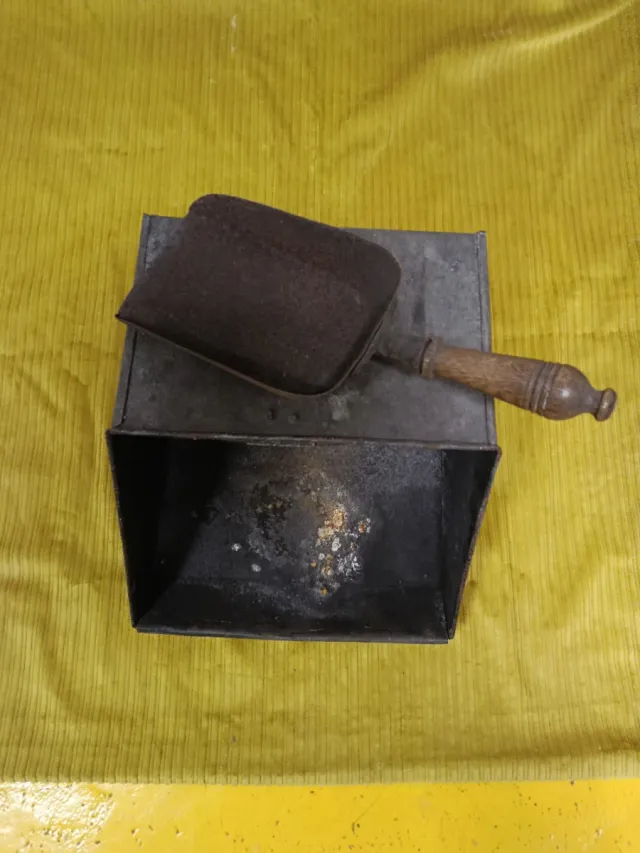 ANTIGUA CARBONERA MADERA