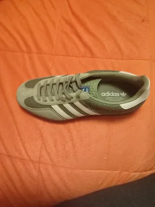 Zapatillas Adidas Beige/Verde Talla 47 1/3