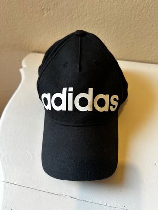 Gorra Adidas Negra Logo Blanco