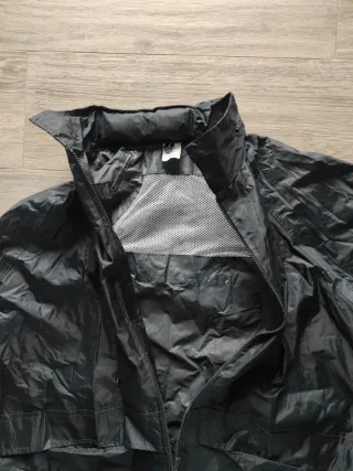 Traje de agua azul marino