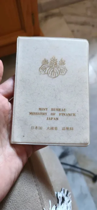 Estuche Monedas Japón 1982