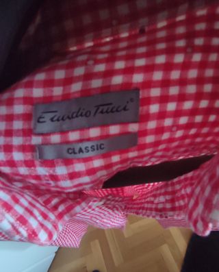 Camisa de cuadros roja y blanca. Emidio Tucci