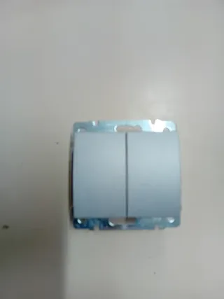 Doble conmutador Legrand Galea