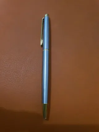 Bolígrafo azul metálico