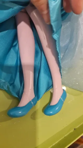 Muñeca Elsa Frozen grande que canta.