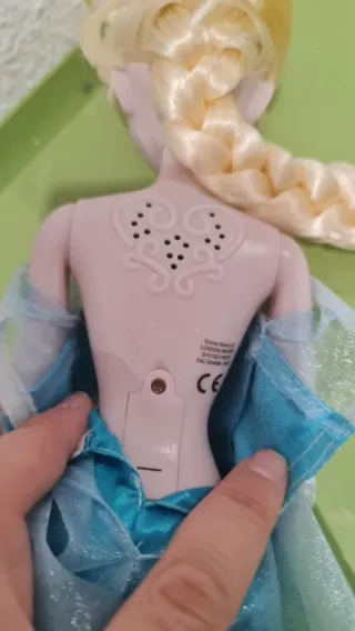 Muñeca Elsa Frozen grande que canta.