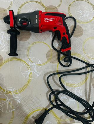 Taladro percutor Milwaukee